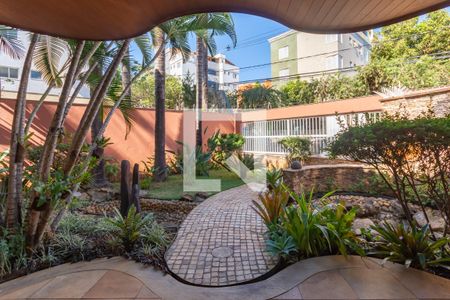 Casa à venda com 840m², 3 quartos e 6 vagasEntrada