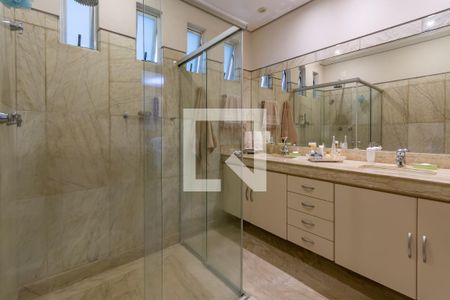 Casa à venda com 840m², 3 quartos e 6 vagasBanheiro Suíte 2