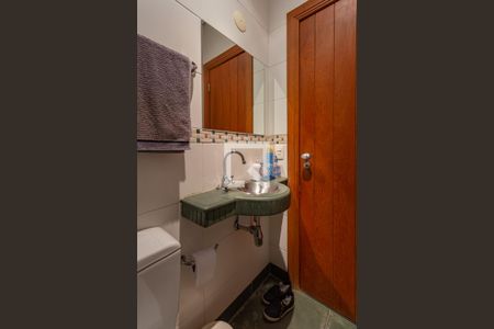 Casa à venda com 840m², 3 quartos e 6 vagasBanheiro de Serviço 2