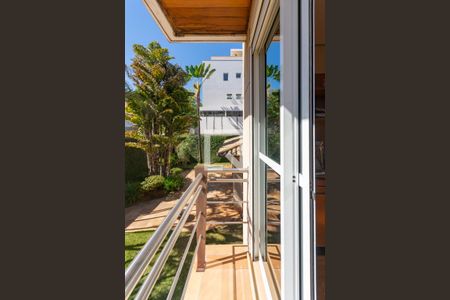 Casa à venda com 840m², 3 quartos e 6 vagasSuíte 1 - Sacada