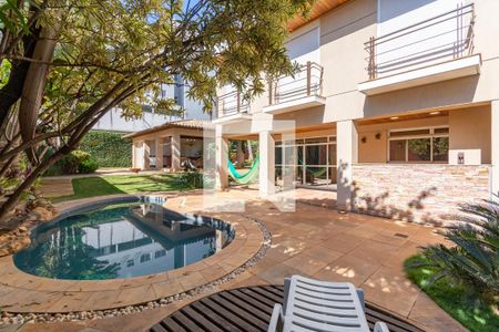 Casa à venda com 840m², 3 quartos e 6 vagasPiscina