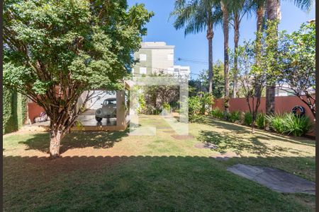 Casa à venda com 840m², 3 quartos e 6 vagasQuintal