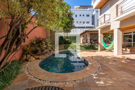 Casa à venda com 840m², 3 quartos e 6 vagasPiscina