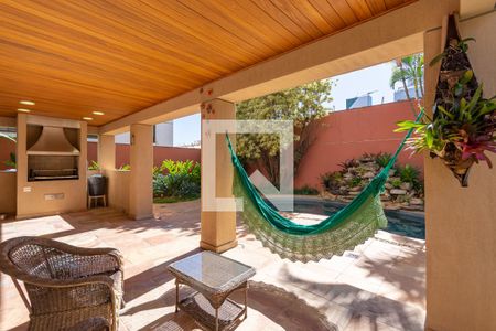 Casa à venda com 840m², 3 quartos e 6 vagasÁrea Gourmet - Churrasqueira