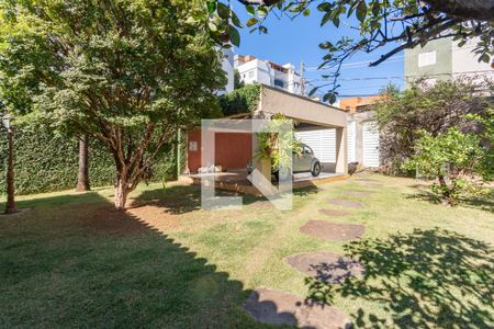Casa à venda com 840m², 3 quartos e 6 vagasQuintal