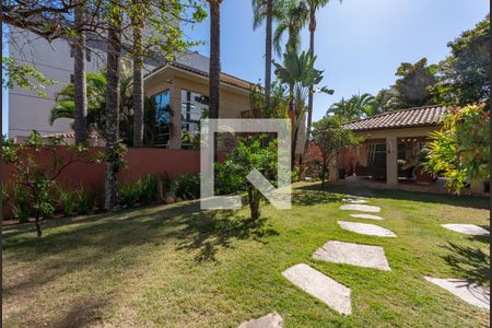 Casa à venda com 840m², 3 quartos e 6 vagasQuintal