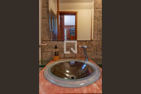 Casa à venda com 840m², 3 quartos e 6 vagasLavabo