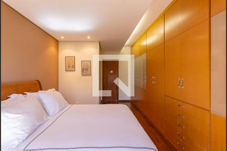 Casa à venda com 840m², 3 quartos e 6 vagasSuíte 2