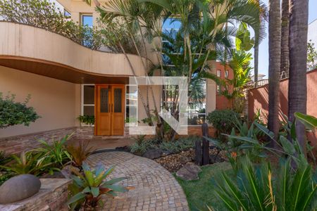 Casa à venda com 840m², 3 quartos e 6 vagasEntrada