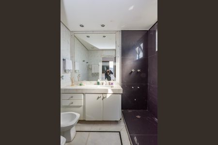 Apartamento à venda com 180m², 3 quartos e 3 vagasBanheiro da Suíte