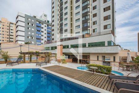 Apartamento à venda com 180m², 3 quartos e 3 vagasPiscina