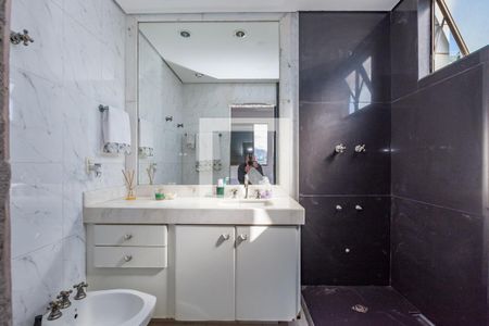 Apartamento à venda com 180m², 3 quartos e 3 vagasBanheiro da Suíte