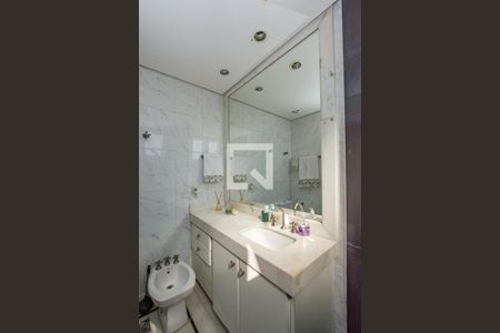 Apartamento à venda com 180m², 3 quartos e 3 vagasBanheiro da Suíte