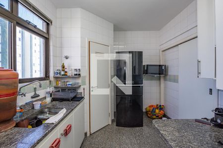 Apartamento à venda com 180m², 3 quartos e 3 vagasCozinha