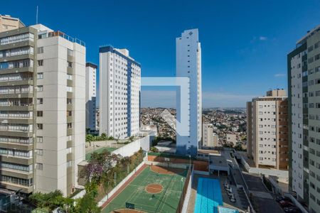 Apartamento à venda com 180m², 3 quartos e 3 vagasQuarto 2
