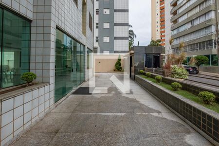 Apartamento à venda com 180m², 3 quartos e 3 vagasEntrada