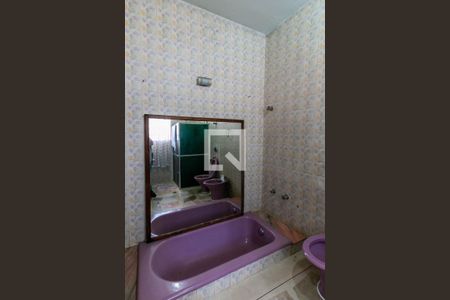 Casa à venda com 710m², 4 quartos e 10 vagasBanheiro Social 2