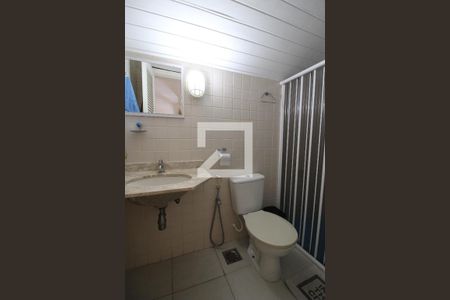 Casa de condomínio para alugar com 400m², 5 quartos e 2 vagasBanheiro da Suíte