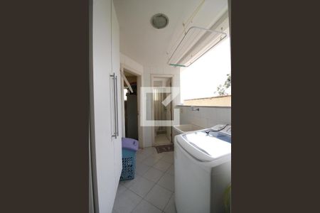 Casa de condomínio para alugar com 400m², 5 quartos e 2 vagasÁrea de Serviço