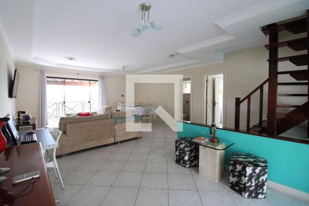 Casa de condomínio para alugar com 400m², 5 quartos e 2 vagasSala