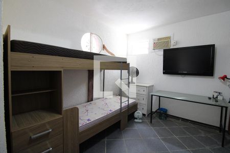Casa de condomínio para alugar com 400m², 5 quartos e 2 vagasCasa 2 Fundos - Quarto 1 