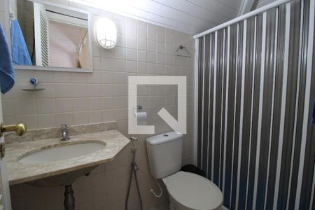 Casa de condomínio para alugar com 400m², 5 quartos e 2 vagasBanheiro da Suíte