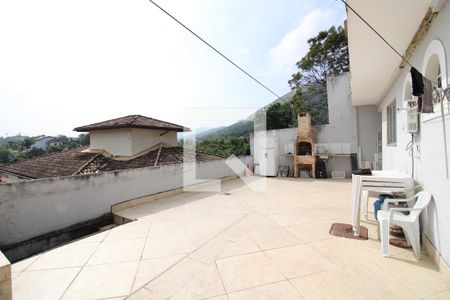 Casa de condomínio para alugar com 400m², 5 quartos e 2 vagasCasa 2 Fundos - Área Externa