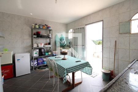 Casa de condomínio para alugar com 400m², 5 quartos e 2 vagasCasa 2 Fundos - Cozinha