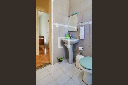 Casa à venda com 240m², 6 quartos e 2 vagasBanheiro do Corredor