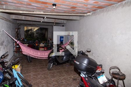 Casa à venda com 150m², 3 quartos e 4 vagas Casa à venda com 150m², 3 quartos e 4 vagasGaragem