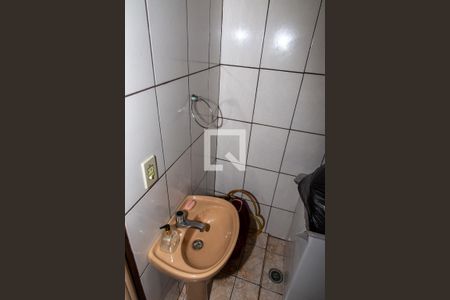 Casa à venda com 150m², 3 quartos e 4 vagas Casa à venda com 150m², 3 quartos e 4 vagasBanheiro social