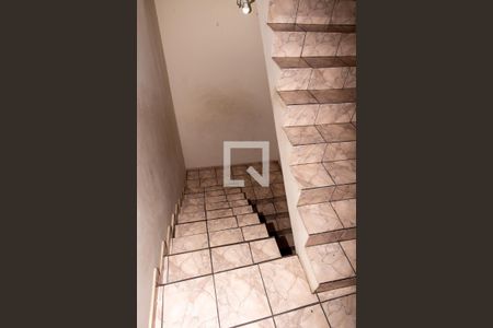 Casa à venda com 150m², 3 quartos e 4 vagas Casa à venda com 150m², 3 quartos e 4 vagasEscadas