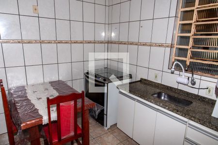 Casa à venda com 150m², 3 quartos e 4 vagas Casa à venda com 150m², 3 quartos e 4 vagasCozinha