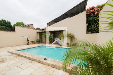 Casa à venda com 400m², 3 quartos e 2 vagasPiscina