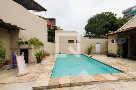 Casa à venda com 400m², 3 quartos e 2 vagasPiscina