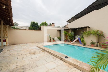 Casa à venda com 400m², 3 quartos e 2 vagasPiscina