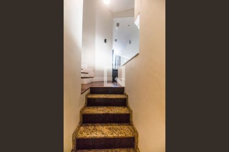 Escada de casa de condomínio à venda com 4 quartos, 800m² em Residencial Dez (alphaville), Santana de Parnaíba