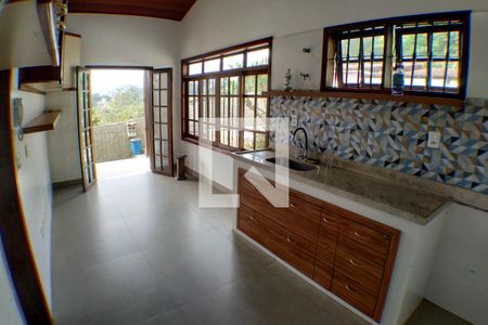 Casa à venda com 194m², 4 quartos e 2 vagasCozinha