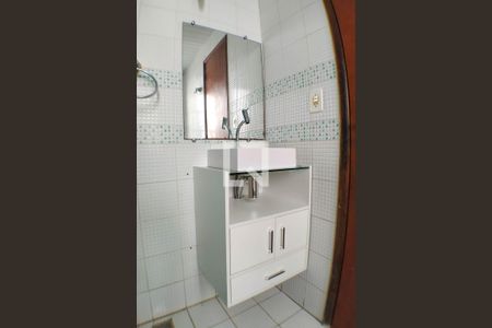 Casa à venda com 194m², 4 quartos e 2 vagasBanheiro suite