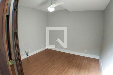 Casa à venda com 194m², 4 quartos e 2 vagasQuarto 2