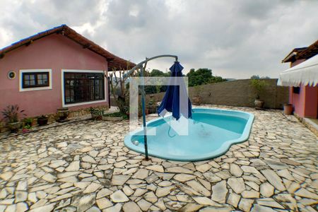 Casa à venda com 194m², 4 quartos e 2 vagasPiscina