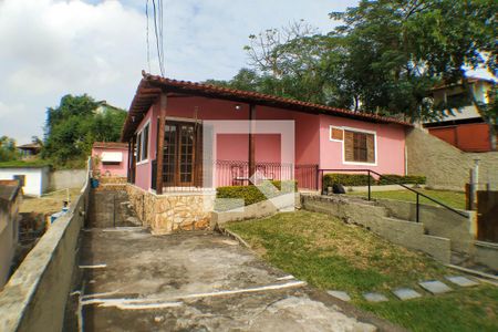 Casa à venda com 194m², 4 quartos e 2 vagasFachada