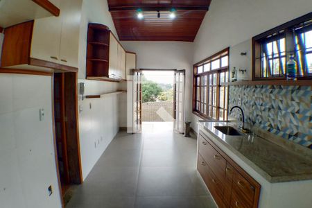 Casa à venda com 194m², 4 quartos e 2 vagasCozinha