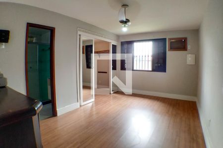 Casa à venda com 194m², 4 quartos e 2 vagasSuíte