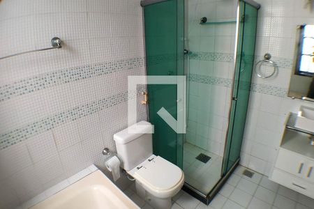 Banheiro suite de casa à venda com 4 quartos, 194m² em Maria Paula, Niterói