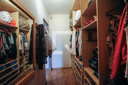 Casa à venda com 369m², 3 quartos e 7 vagas Casa à venda com 369m², 3 quartos e 7 vagasCloset Suíte