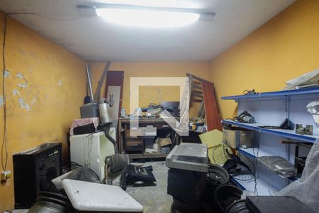 Casa à venda com 369m², 3 quartos e 7 vagas Casa à venda com 369m², 3 quartos e 7 vagasPorão