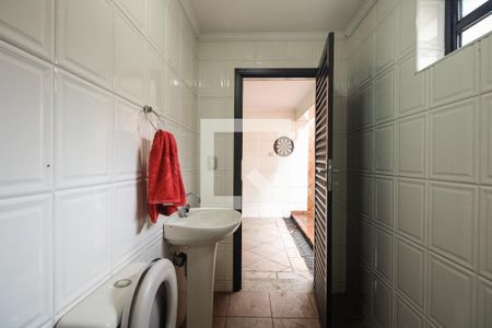 Casa à venda com 369m², 3 quartos e 7 vagas Casa à venda com 369m², 3 quartos e 7 vagasBanheiro de Serviço