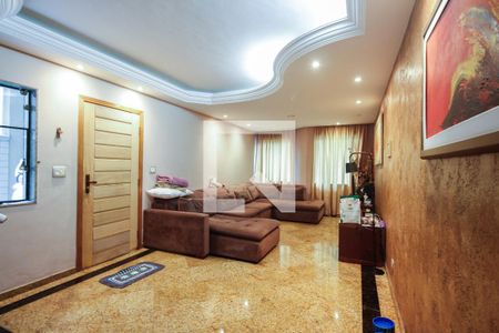 Casa à venda com 369m², 3 quartos e 7 vagas Casa à venda com 369m², 3 quartos e 7 vagasPorão