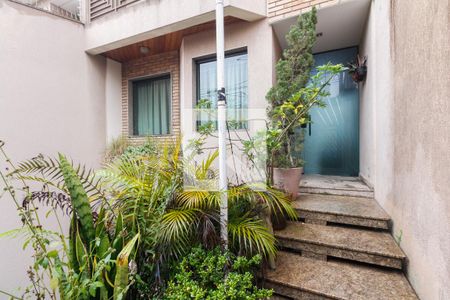 Casa à venda com 369m², 3 quartos e 7 vagas Casa à venda com 369m², 3 quartos e 7 vagasEntrada